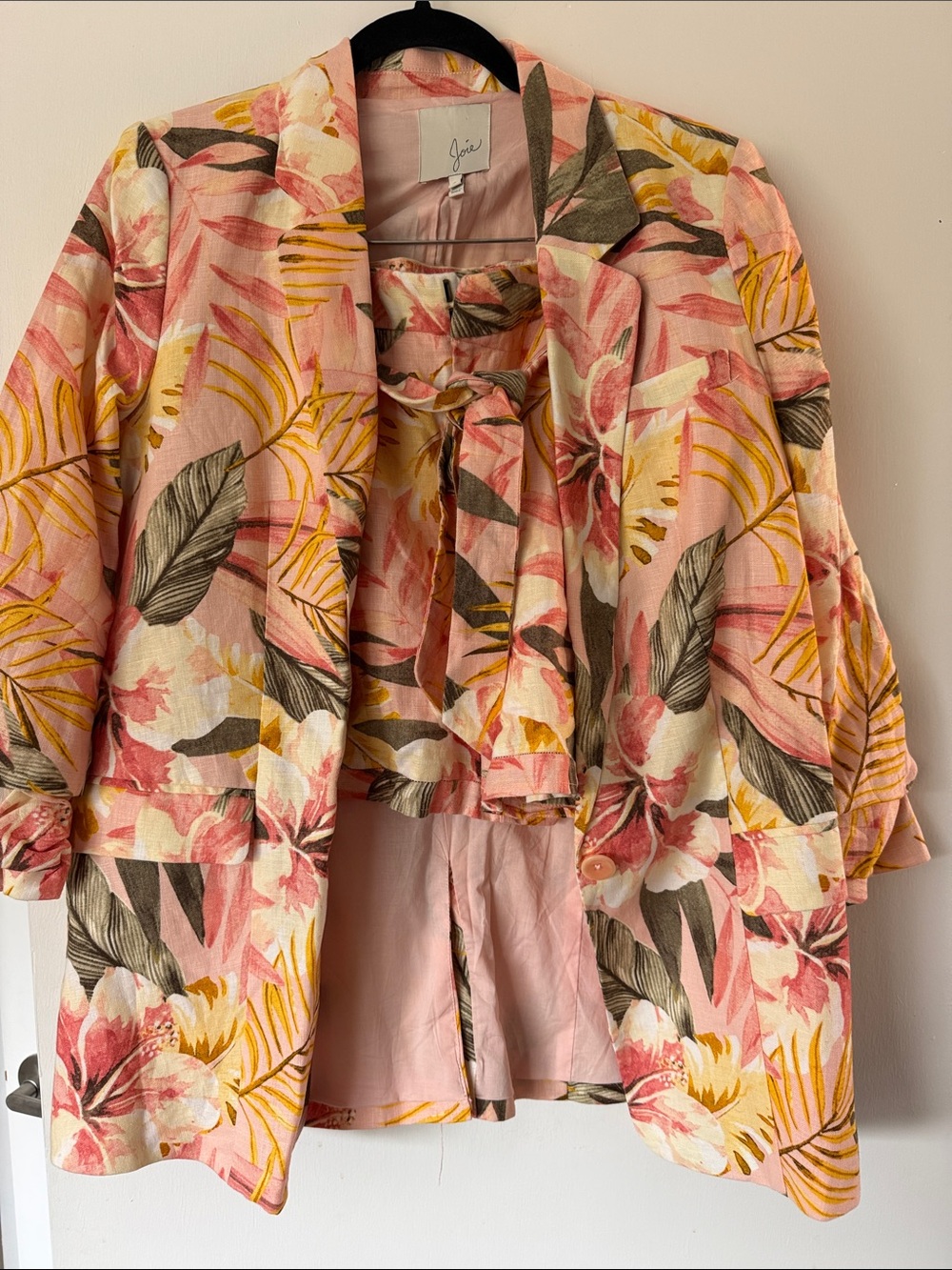 Joie Pink Tropical Linen-Blend Blazer with Tie-Front shorts
